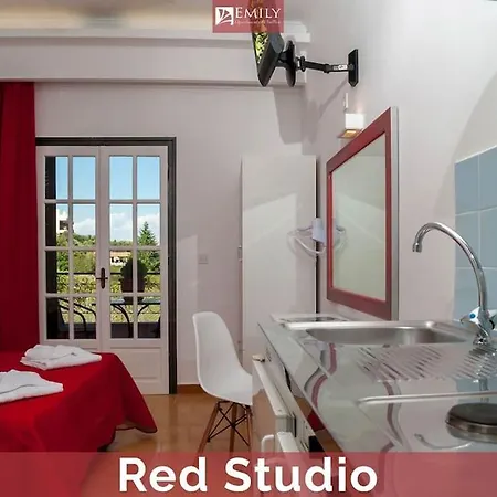Apartment In - Emily