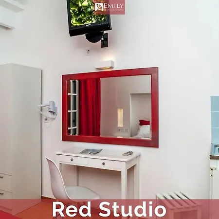 Apartment In - Emily *