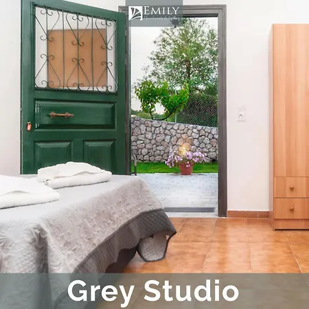 In - Emily Apartment Dassia (Corfu)